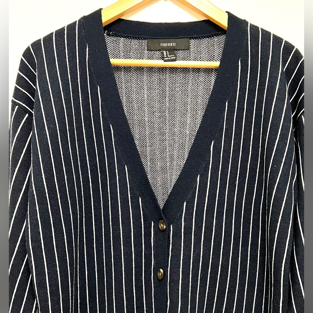 Forever 21 Women's Navy Blue White Stripes V Neck Cardigan 5 Buttons Size S - Picture 2 of 11